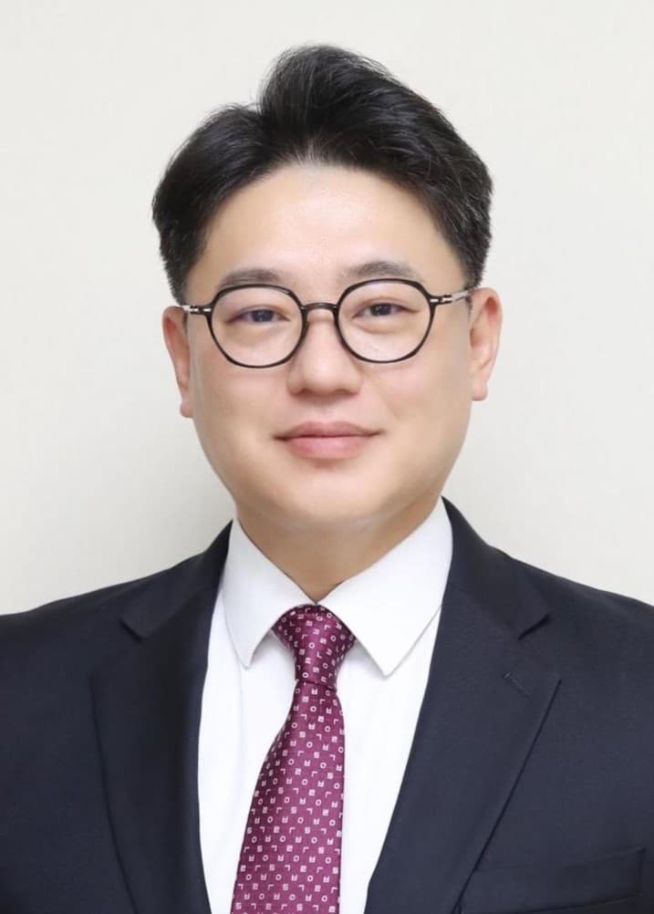 유지웅