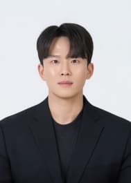 윤수혁