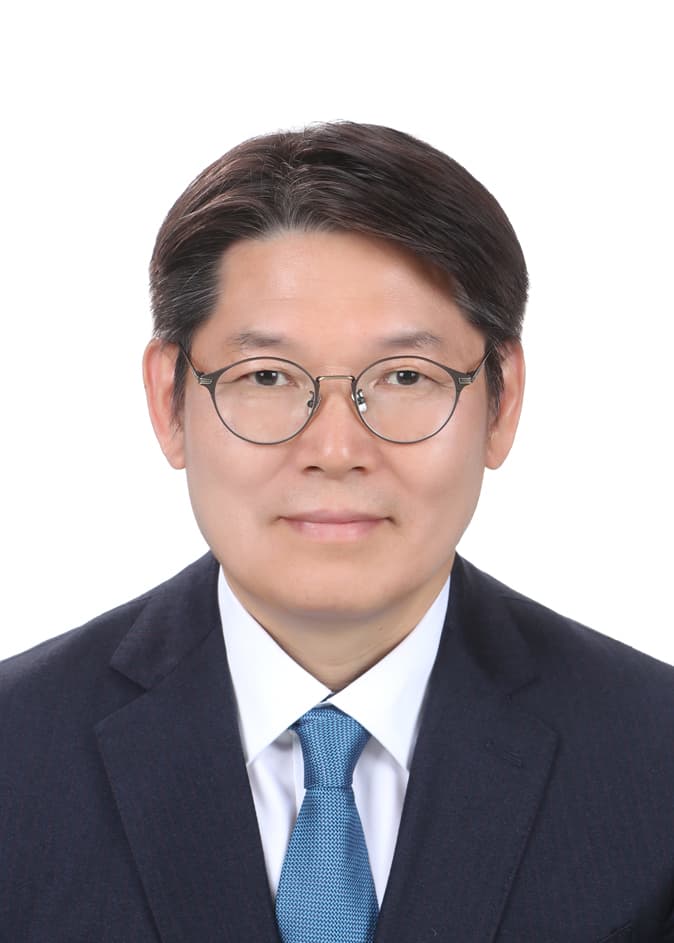 정성일