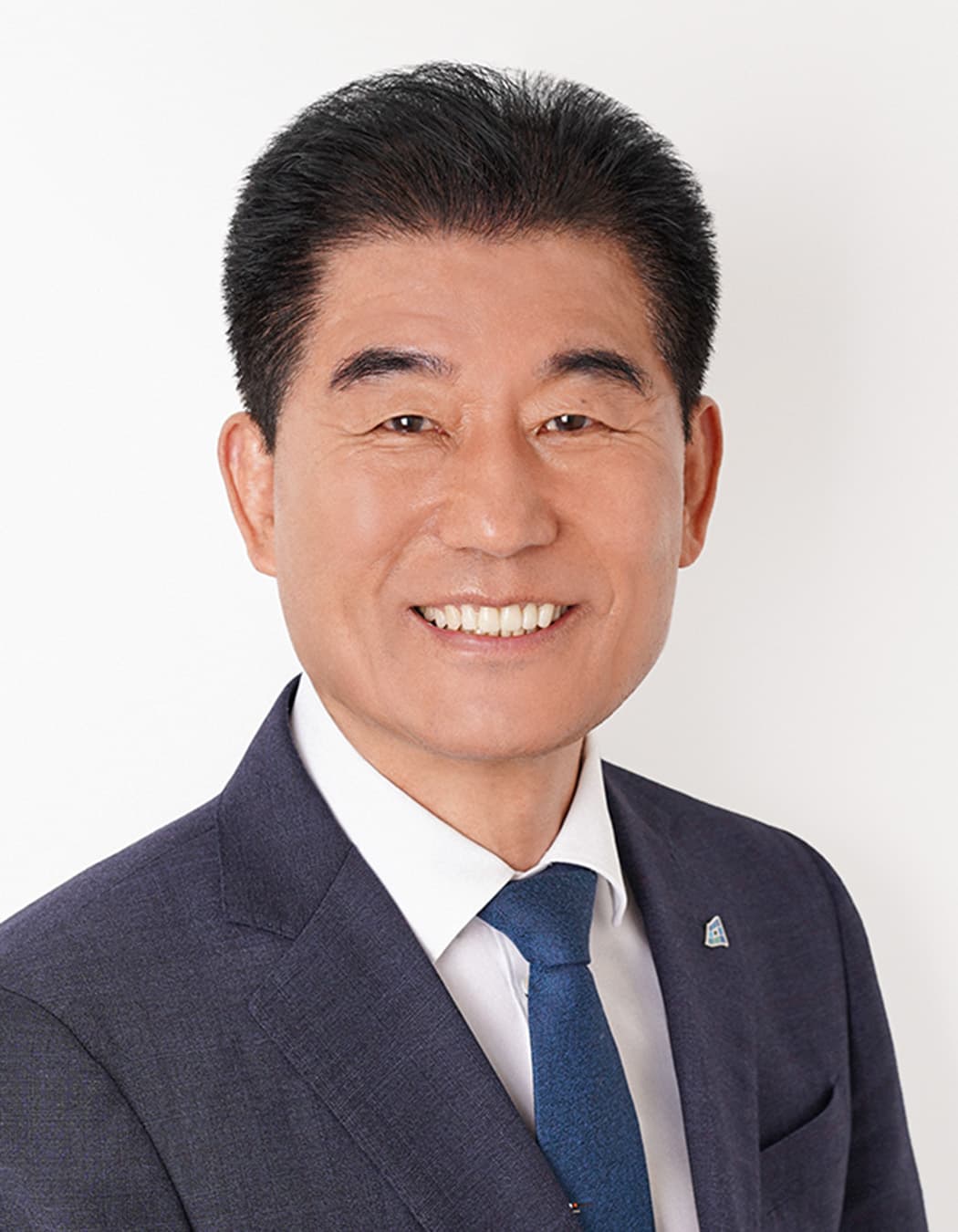 김동일