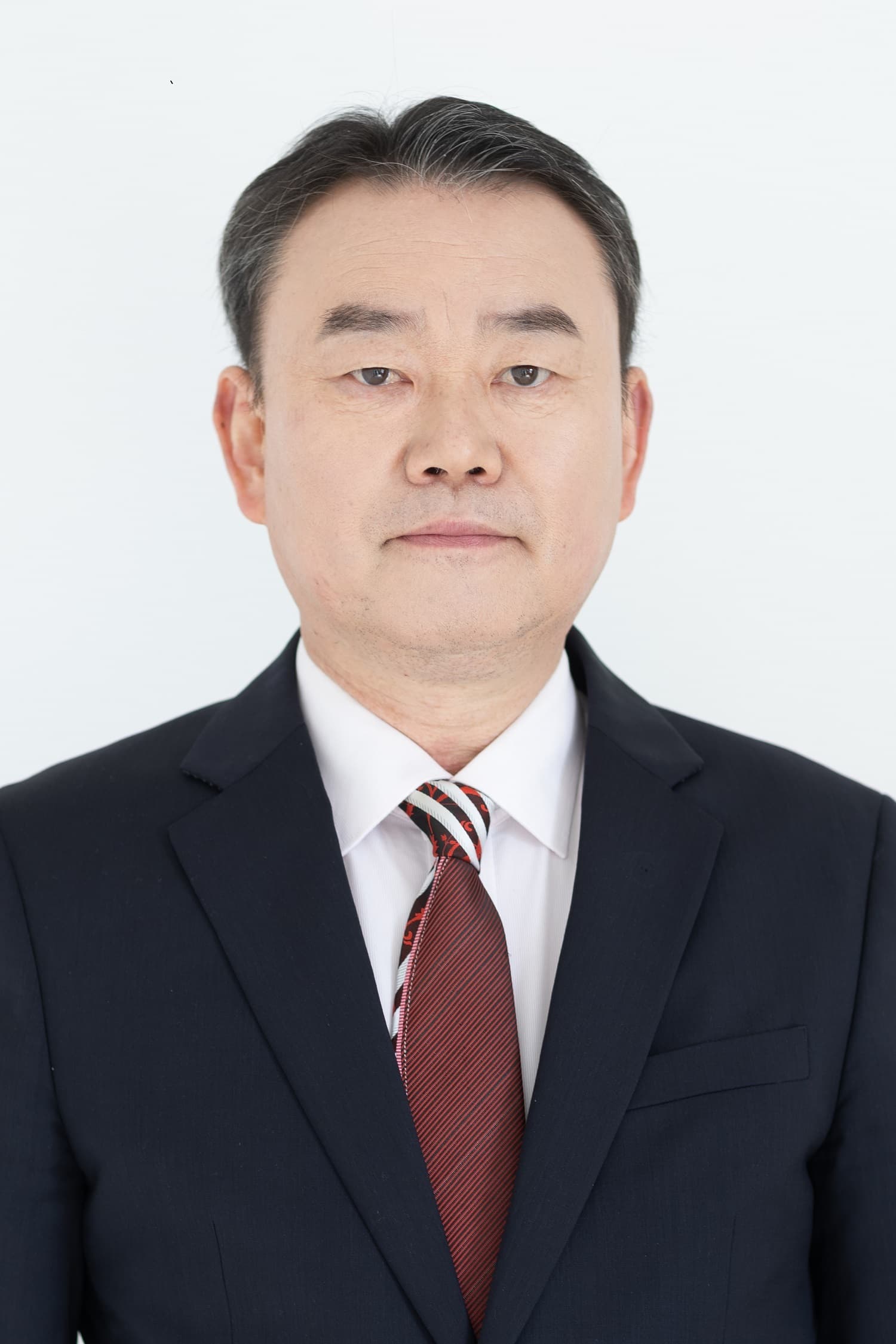 우남흥