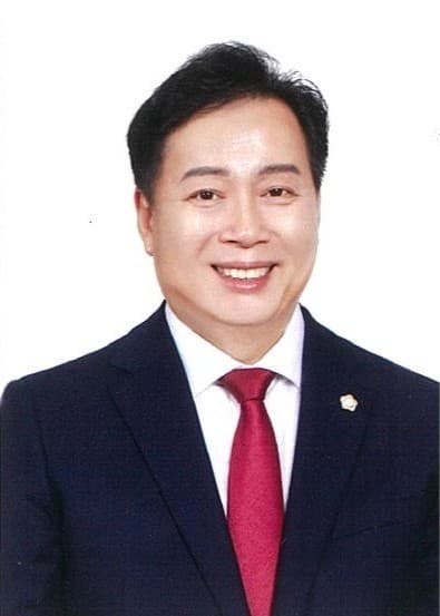 김중군