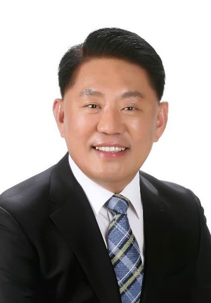 김동익