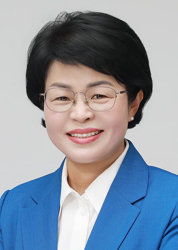 김경례
