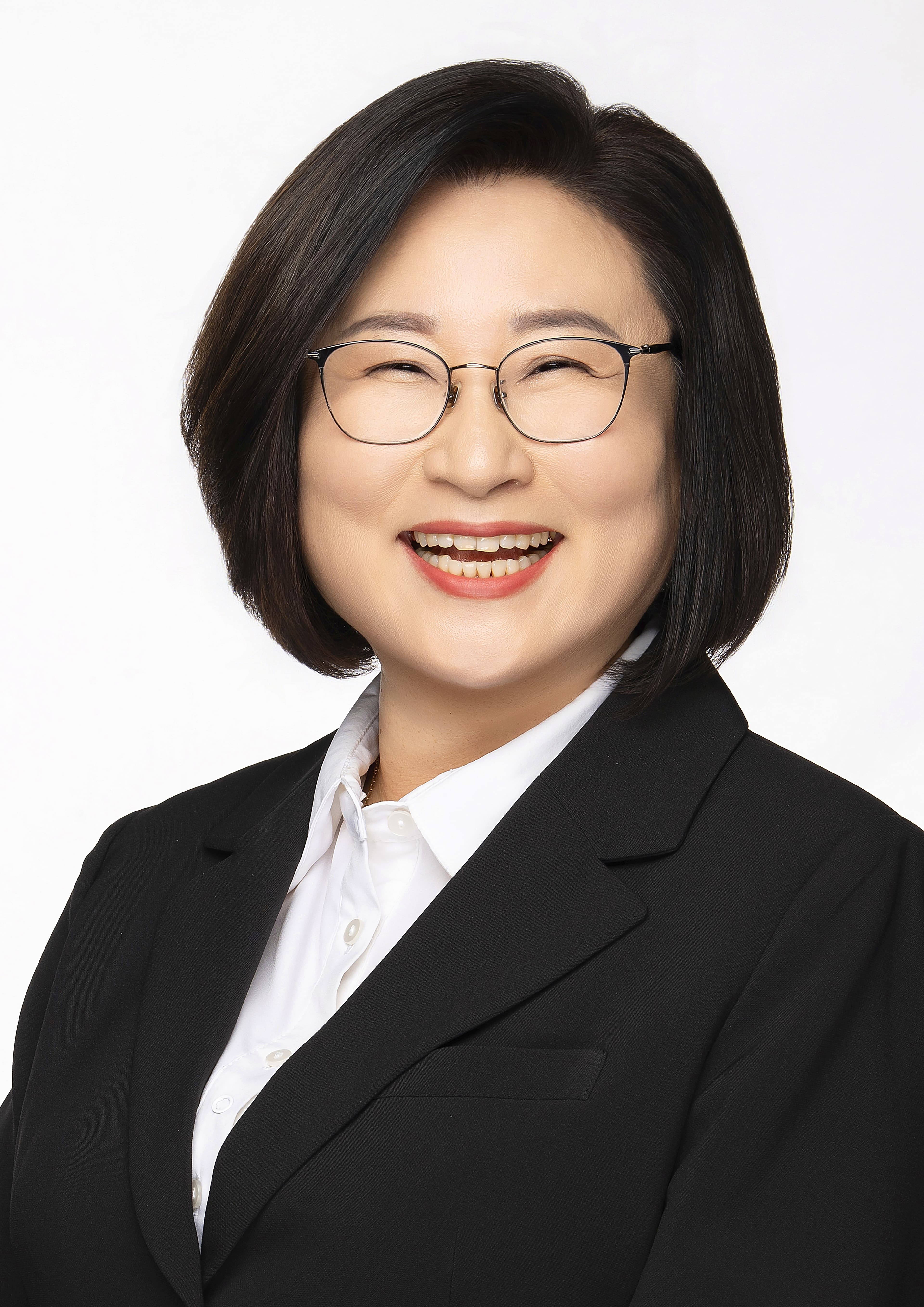 김연