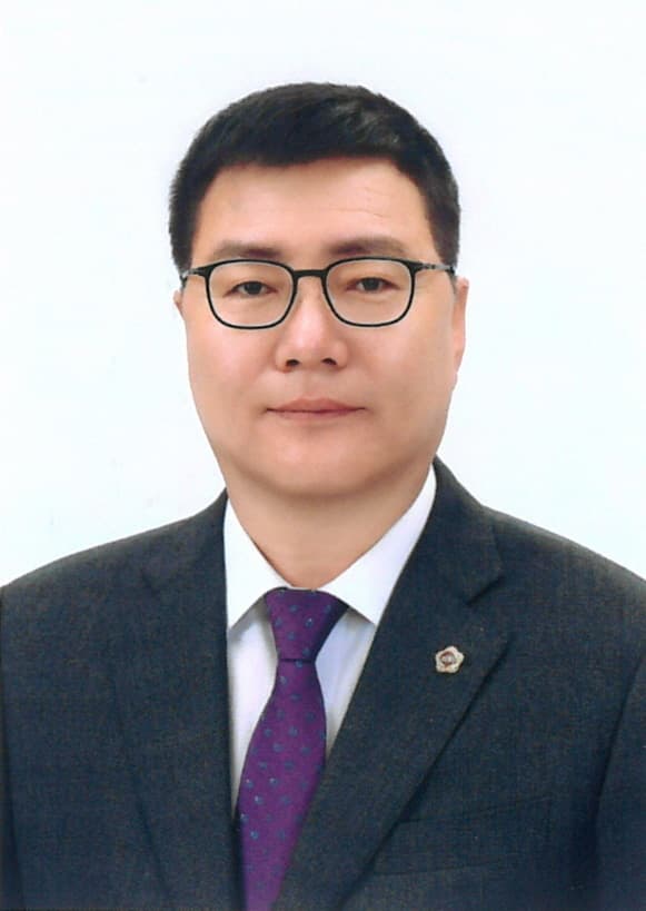 최동익