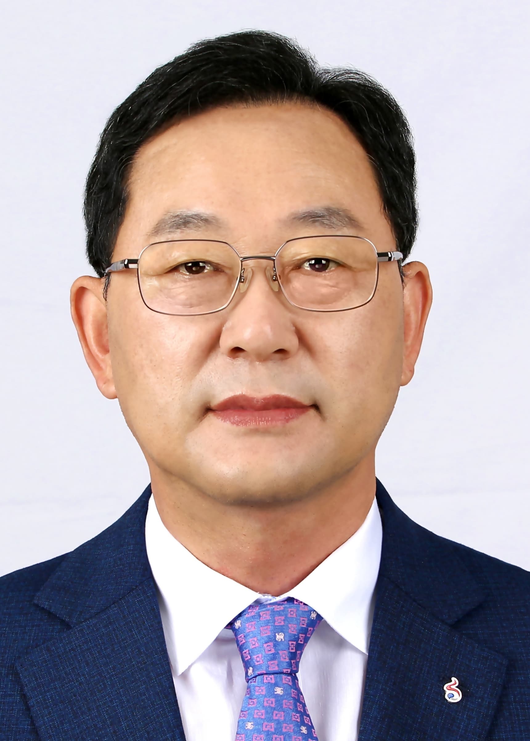 명현관