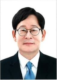 신영욱