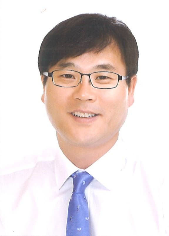 변광용