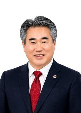박준
