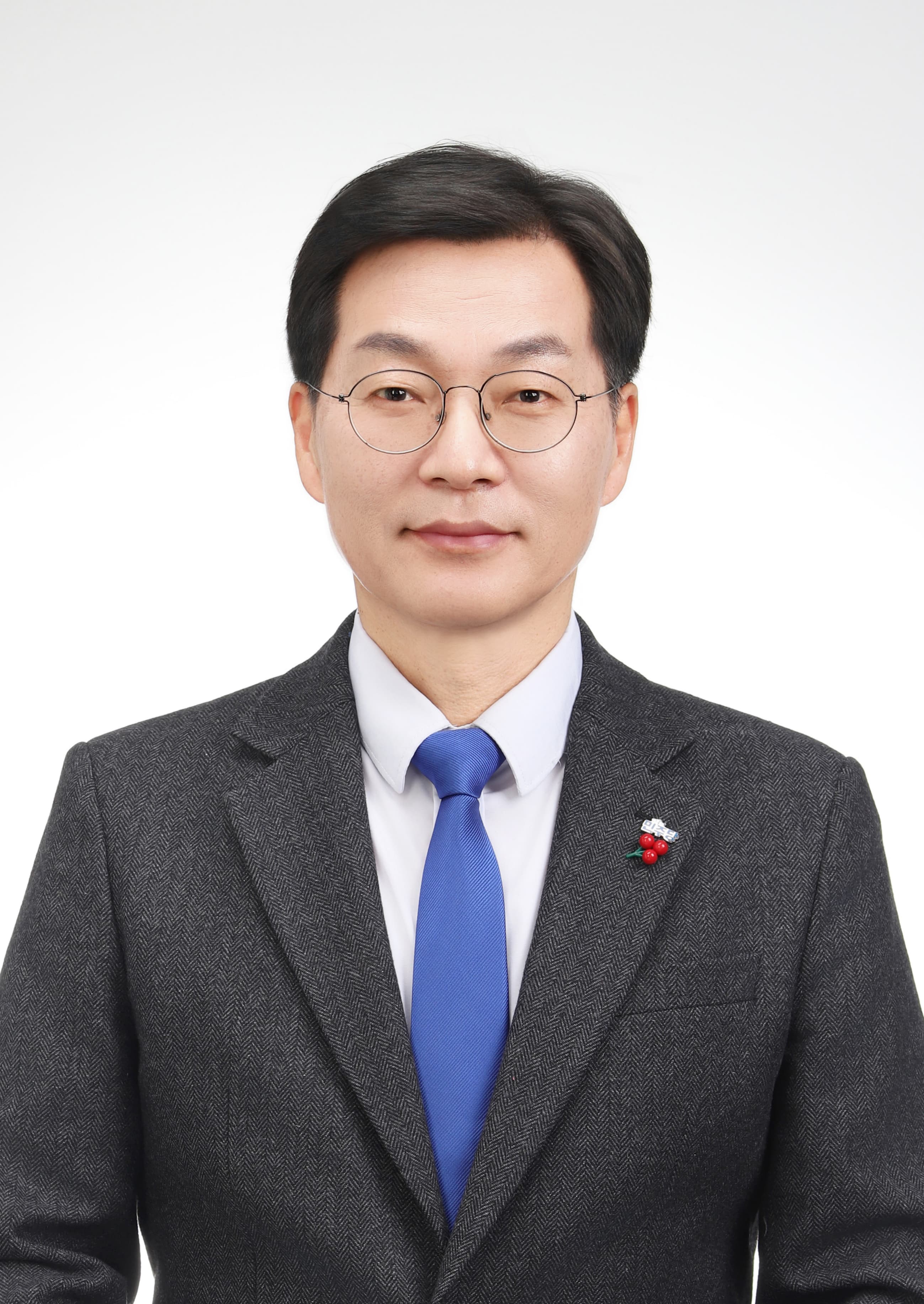 김중남